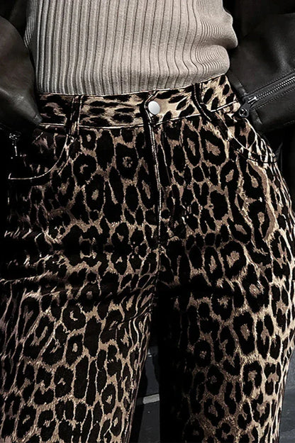 Pantalones casuales con estampado de leopardo y botones y múltiples bolsillos