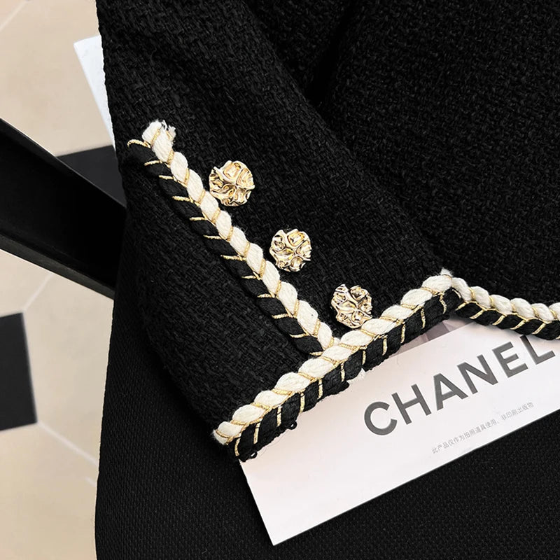 Vintage Black Tweed Jacket Women Cropped Quilted Coat Elegant Commute Blazer Winter Ladies Korean Thicken Short Outerwear