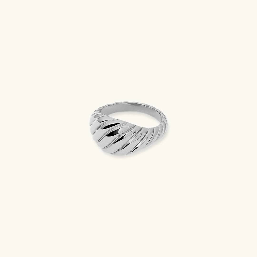 Selene Twist Gold Ring