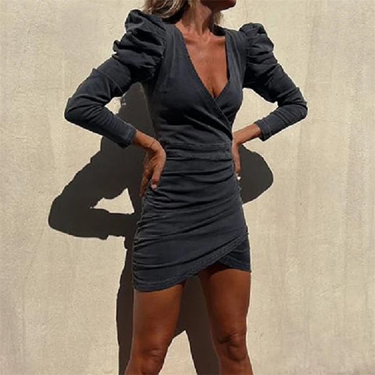 Vestido elegante con escote en V | Ideal para celebraciones de verano