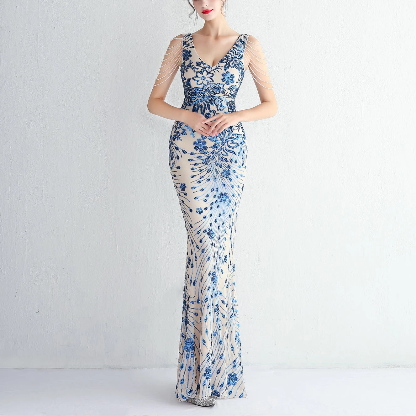 Sexy V-neck Sleeveless Dress with Stones and Crystals Fashion Sequins Tassel Elegant Women Party Dresses High Waisted Long Dress