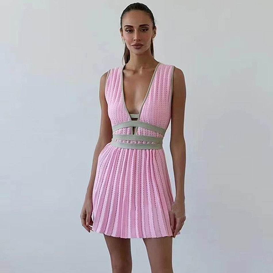 Effortless Pleated Knit Dress with Timeless Appeal