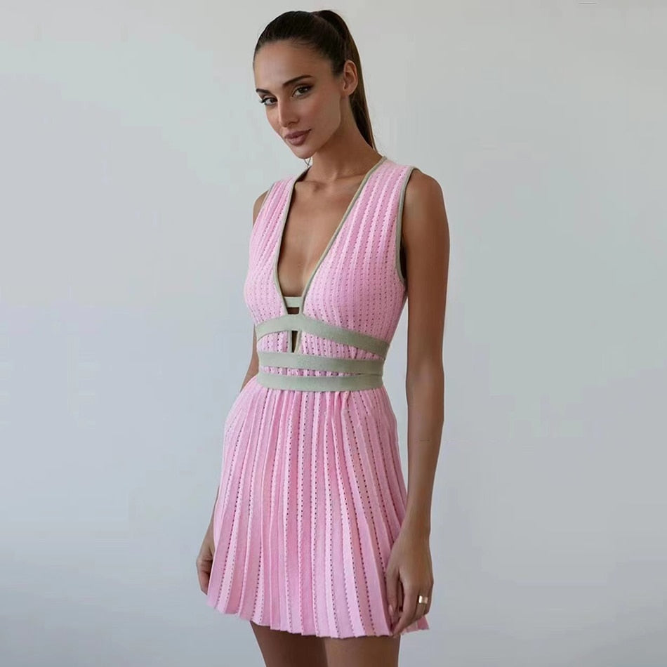 Effortless Pleated Knit Dress with Timeless Appeal