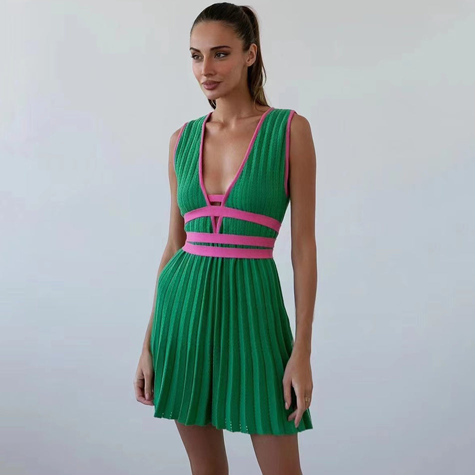 Trendy Pleated Knit Dress with Elegant Draping Effect