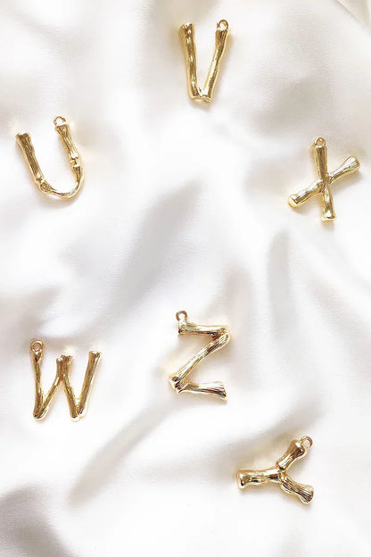 Collar con inicial UZ