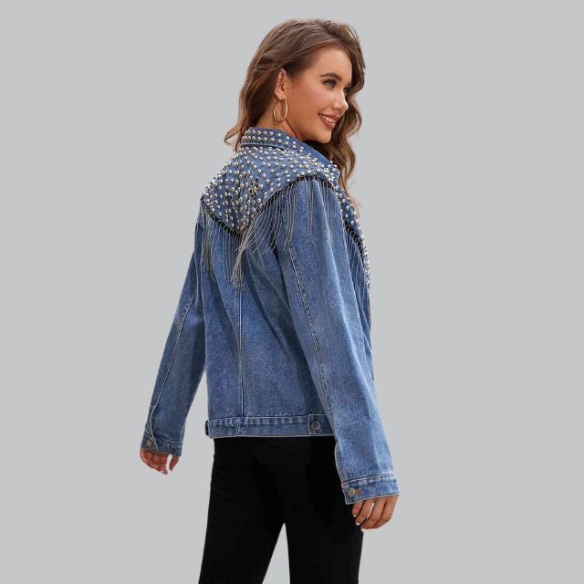 Chaqueta vaquera elegante con flecos y tachuelas | Ideal para el otoño