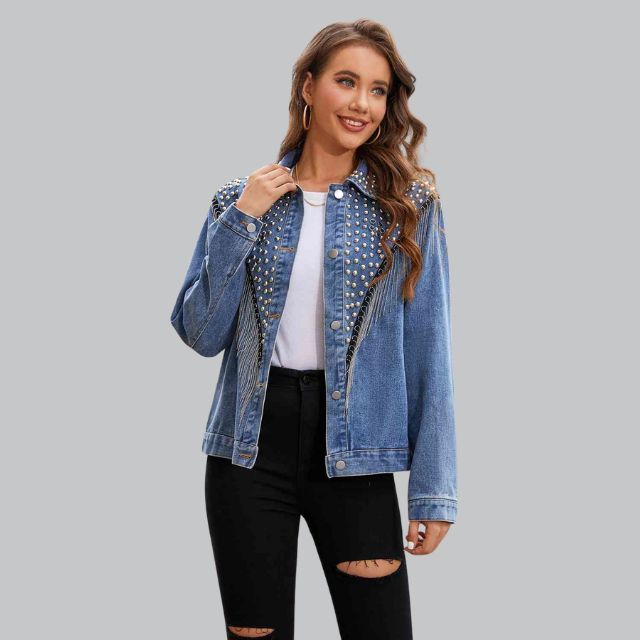 Chaqueta vaquera elegante con flecos y tachuelas | Ideal para el otoño