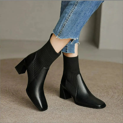 Vegan Smooth Chelsea Boots with Heel for Women | Ideal for Everyday Wear