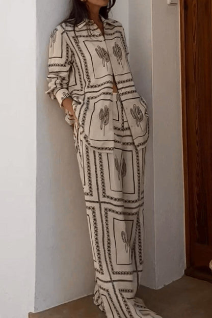 Conjunto de dos piezas con estampado de líneas geométricas abstractas