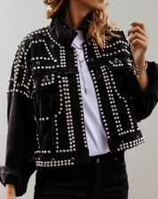 Chaqueta vaquera elegante con tachuelas | Ideal para días informales de otoño