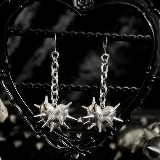 Antique Heart Thorns Spike Chain Dangle Earring