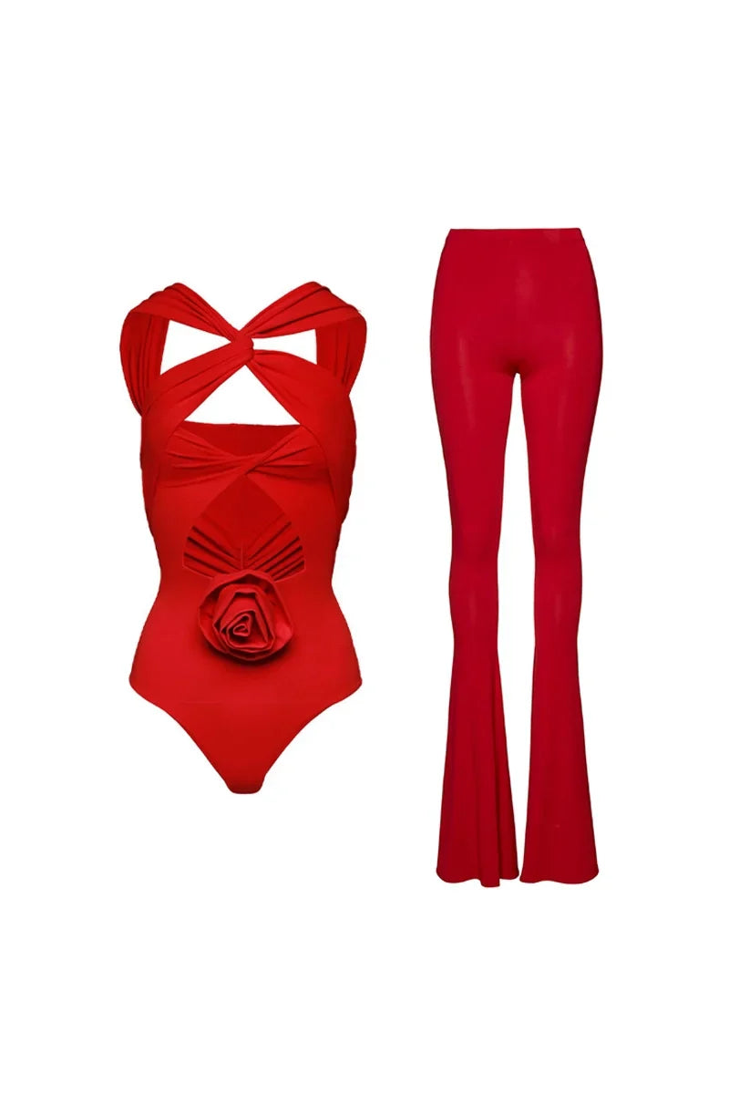 Conjunto de traje de baño con recortes y apliques florales
