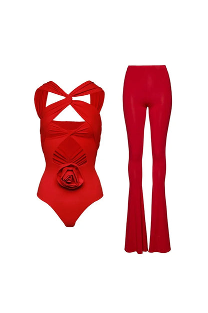 Conjunto de traje de baño con recortes y apliques florales