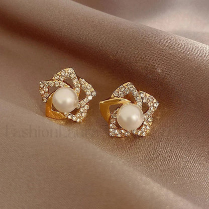 Bright Crystal Luxury Korean Unusual Claw Stud Irregular Pearl Earring
