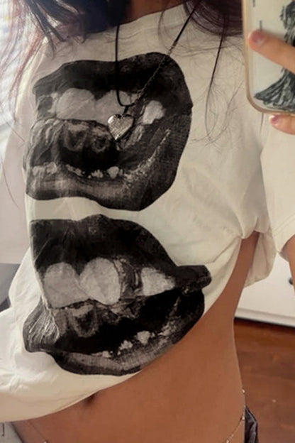 Off Shoulder Lip Print Loose T-Shirt