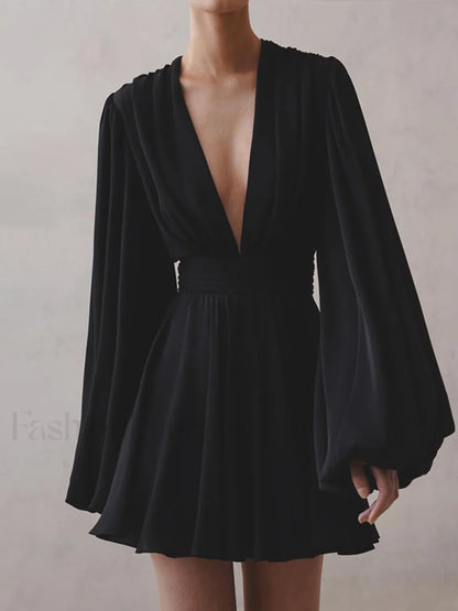 Chiffon Low Cut V-neck Modern Pleated Zip Mini Dress