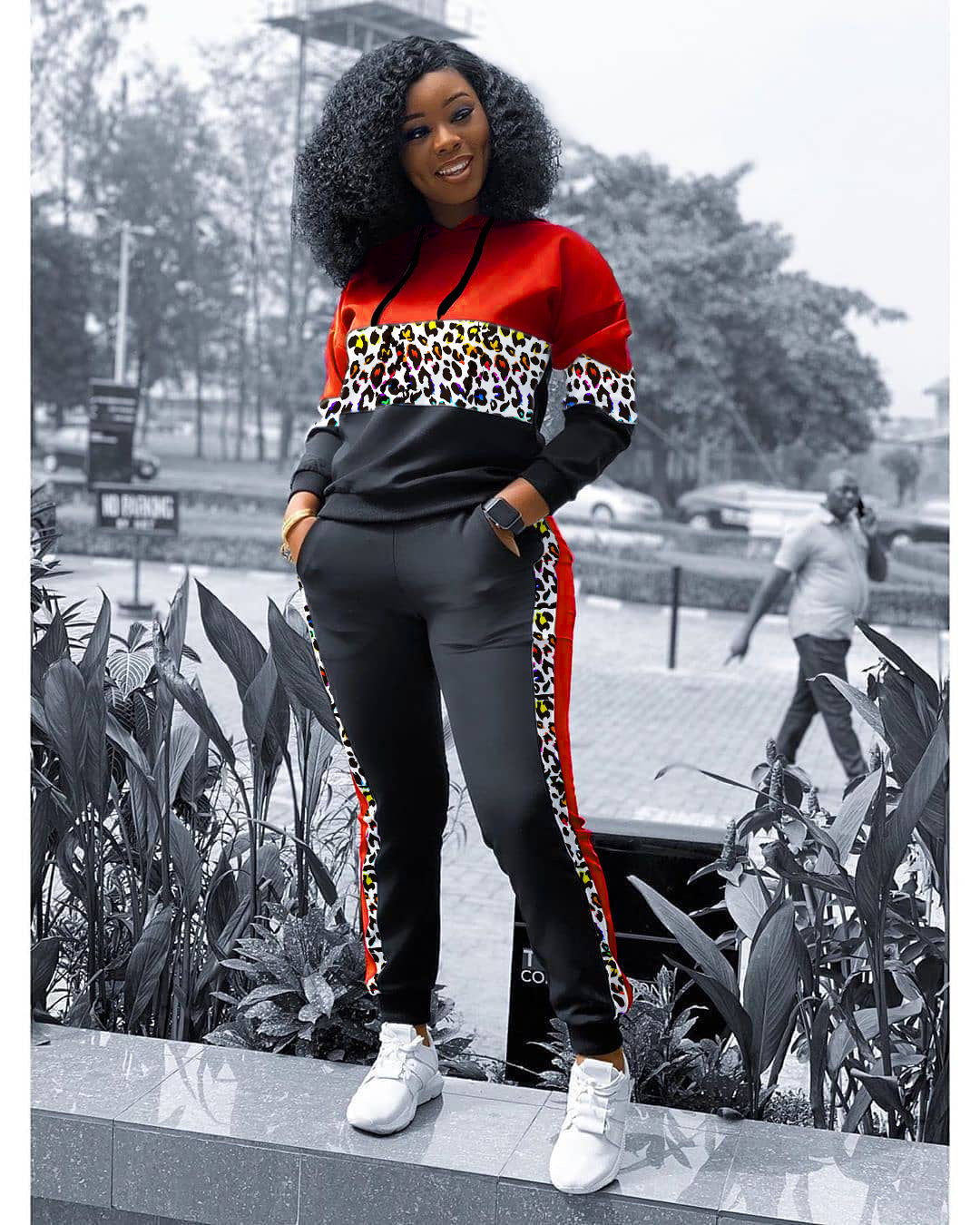 Conjunto de sudadera y pantalones deportivos informales con estampado de leopardo para mujer