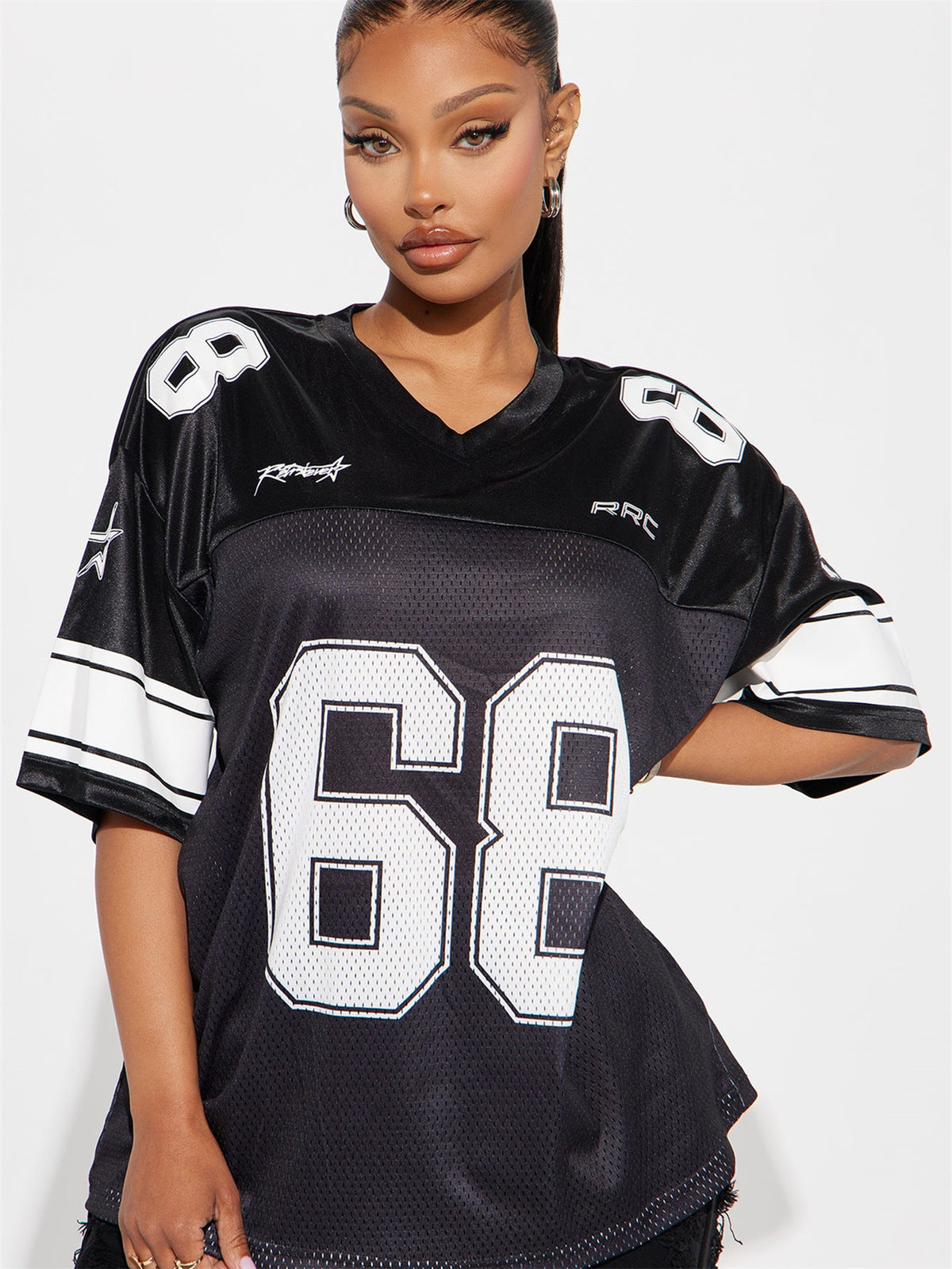 Camiseta de jersey de manga corta con cuello en V y estampado digital de patchwork holgado informal para mujer