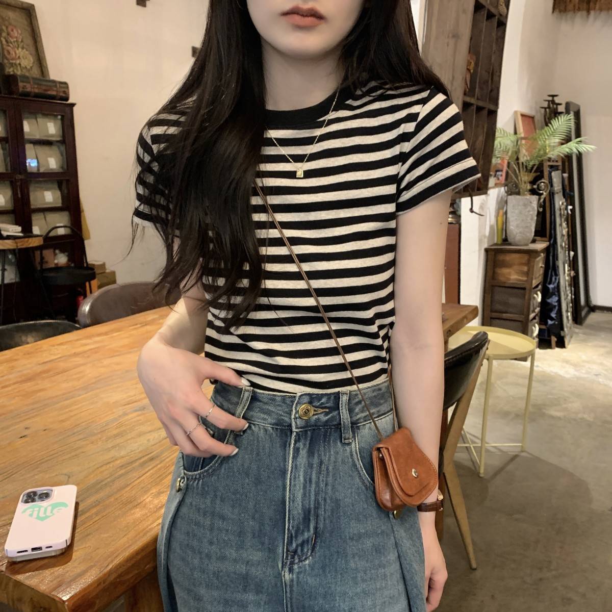 Camiseta informal de verano para mujer con estampado de rayas, cuello redondo y manga corta