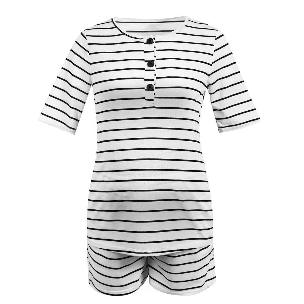 Conjunto de dos piezas de top y pantalones cortos de manga corta con cuello redondo y estampado de rayas para embarazadas de verano