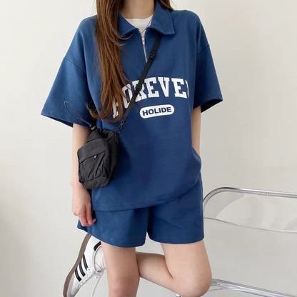 Conjunto de dos piezas de camiseta de manga corta con solapa y cremallera y estampado de letras para mujer