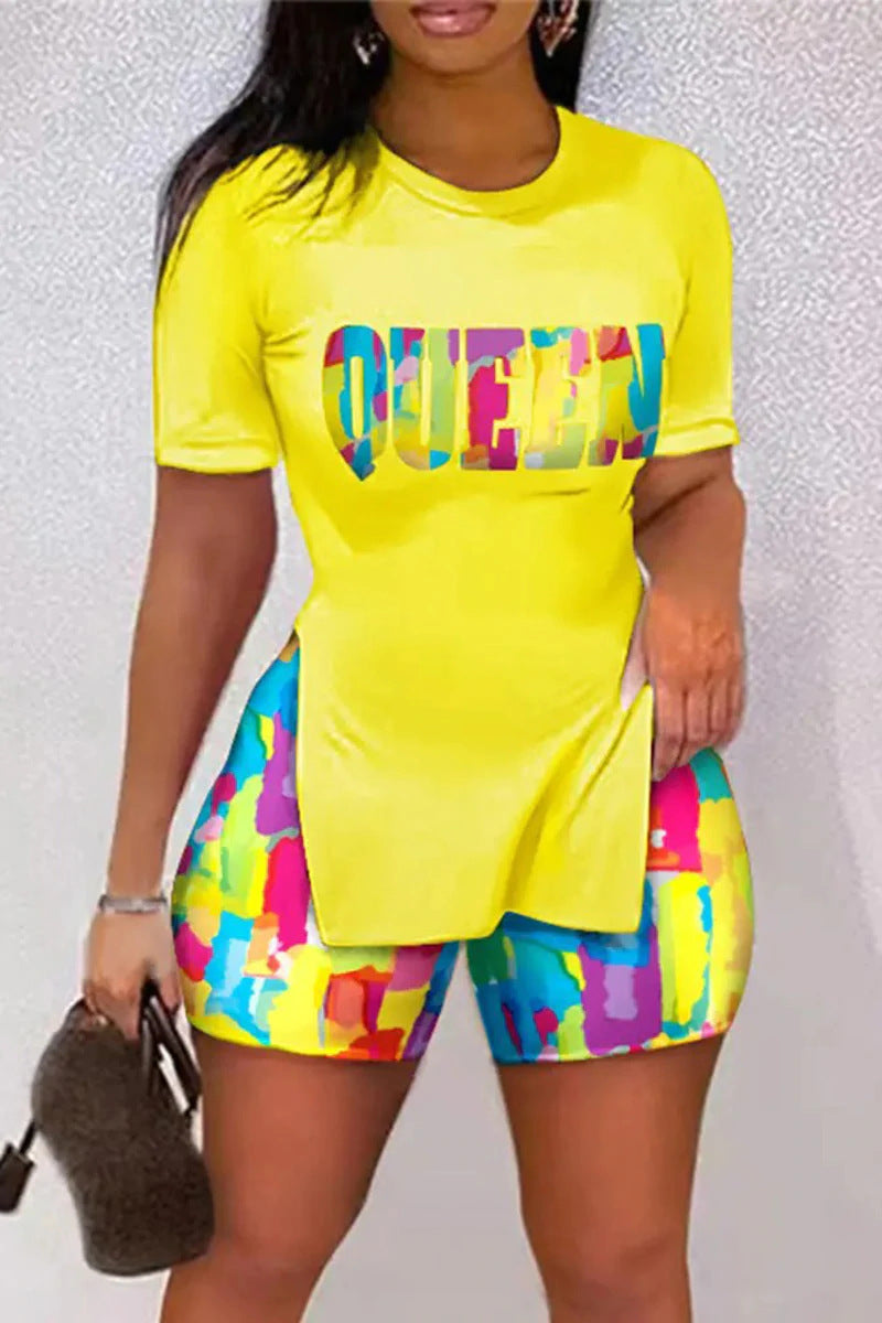 Conjunto de dos piezas de top y pantalones cortos con abertura y estampado informal para mujer de talla grande