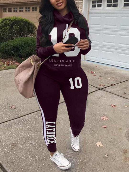 Conjunto de dos piezas de top y pantalón de manga larga con estampado alfanumérico de talla grande informal para mujer