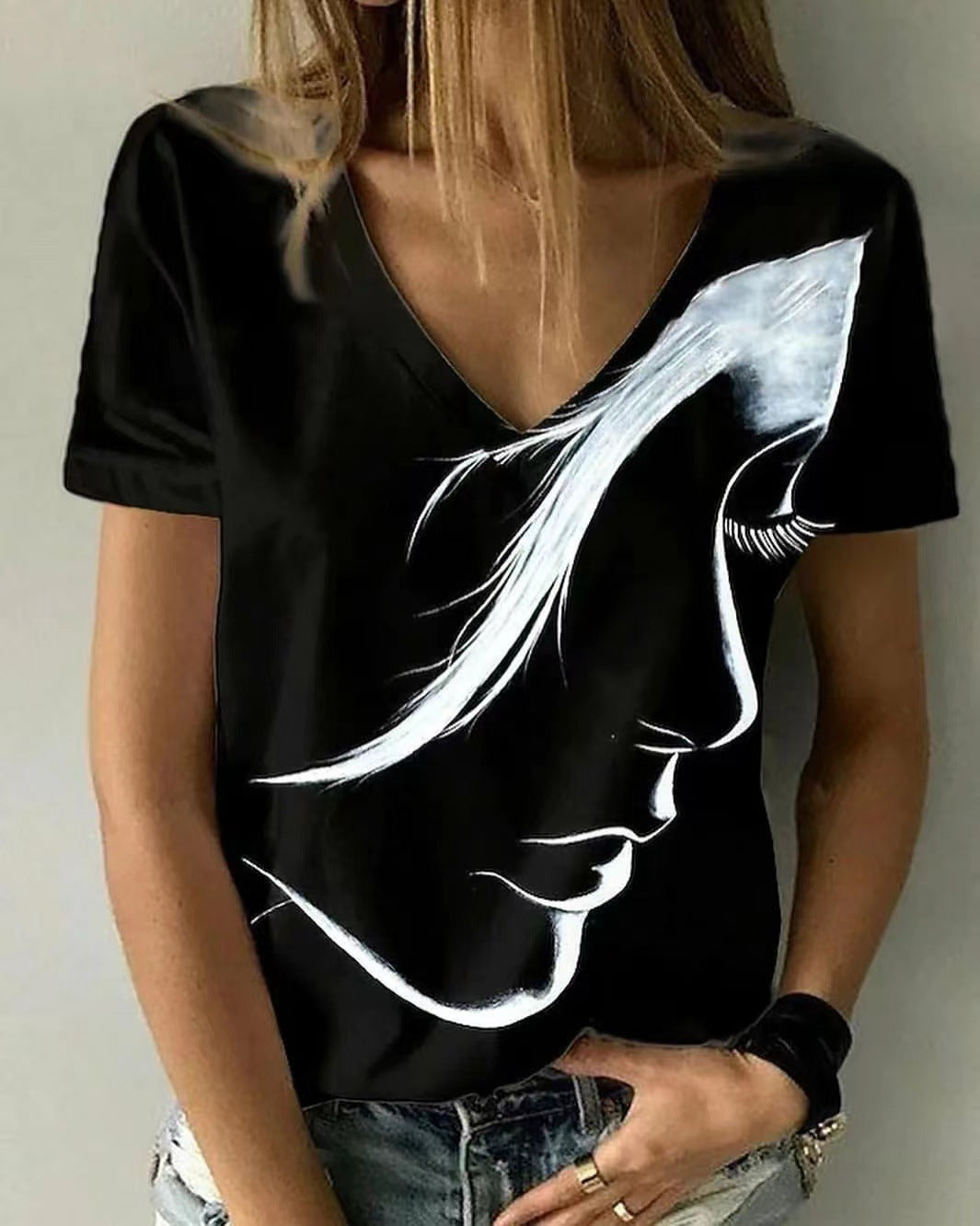 Camiseta básica de verano con cuello en V y estampado 3D de personajes informales para mujer