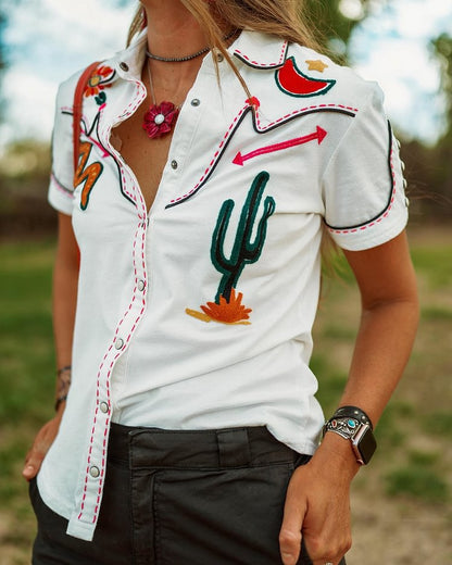 Blusa informal de manga corta con solapa y estampado occidental para mujer