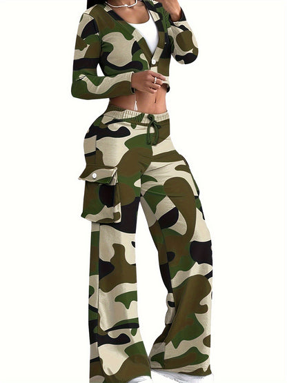 Conjunto de dos piezas de top corto de manga larga con estampado de camuflaje informal para mujer
