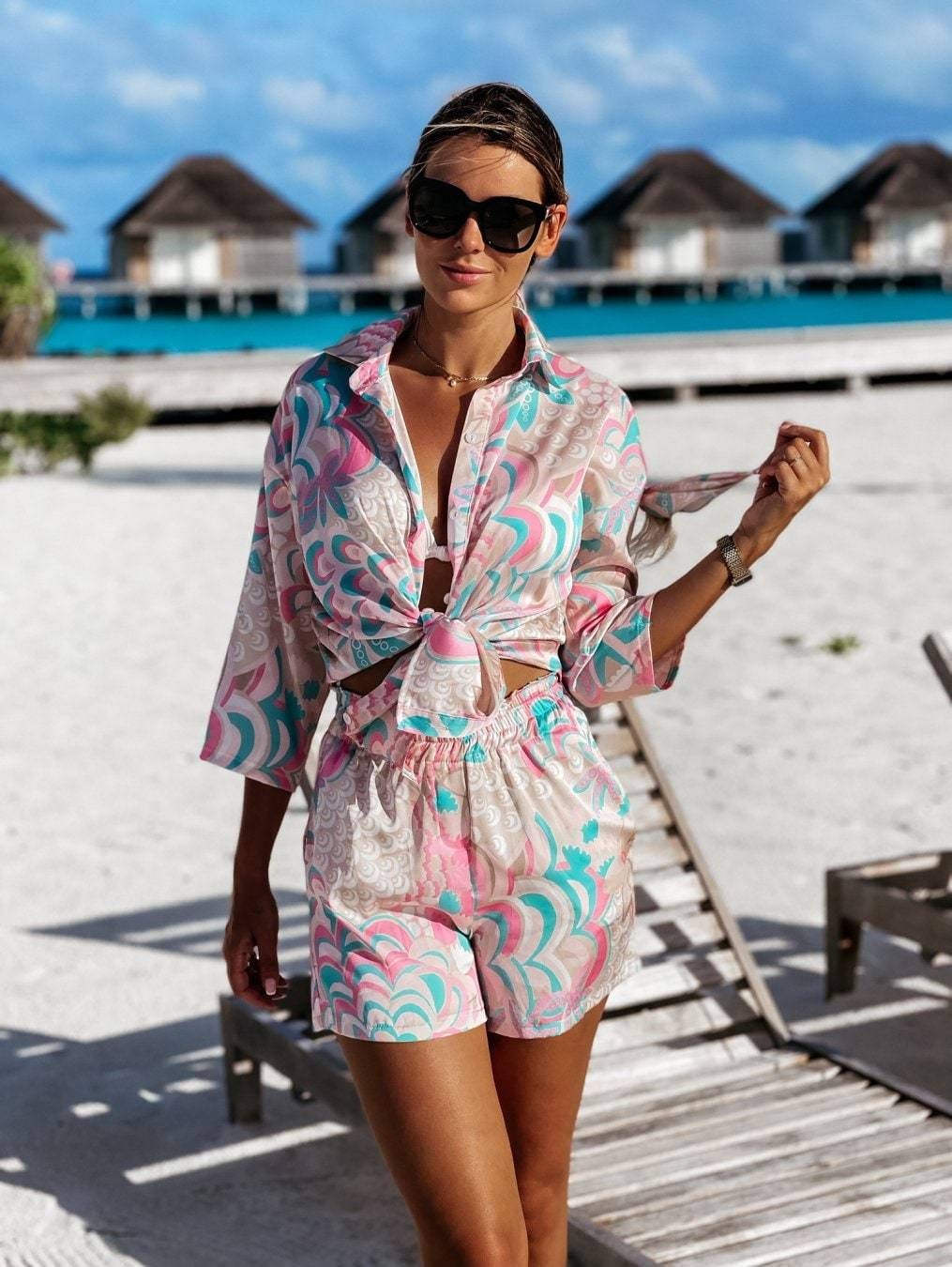 Conjunto informal de dos piezas con estampado multicolor para mujer, estilo vacaciones de verano
