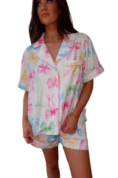 Conjunto de pijama informal de moda para mujer, con lazo multicolor, estampado de solapa, manga corta, pantalones cortos holgados