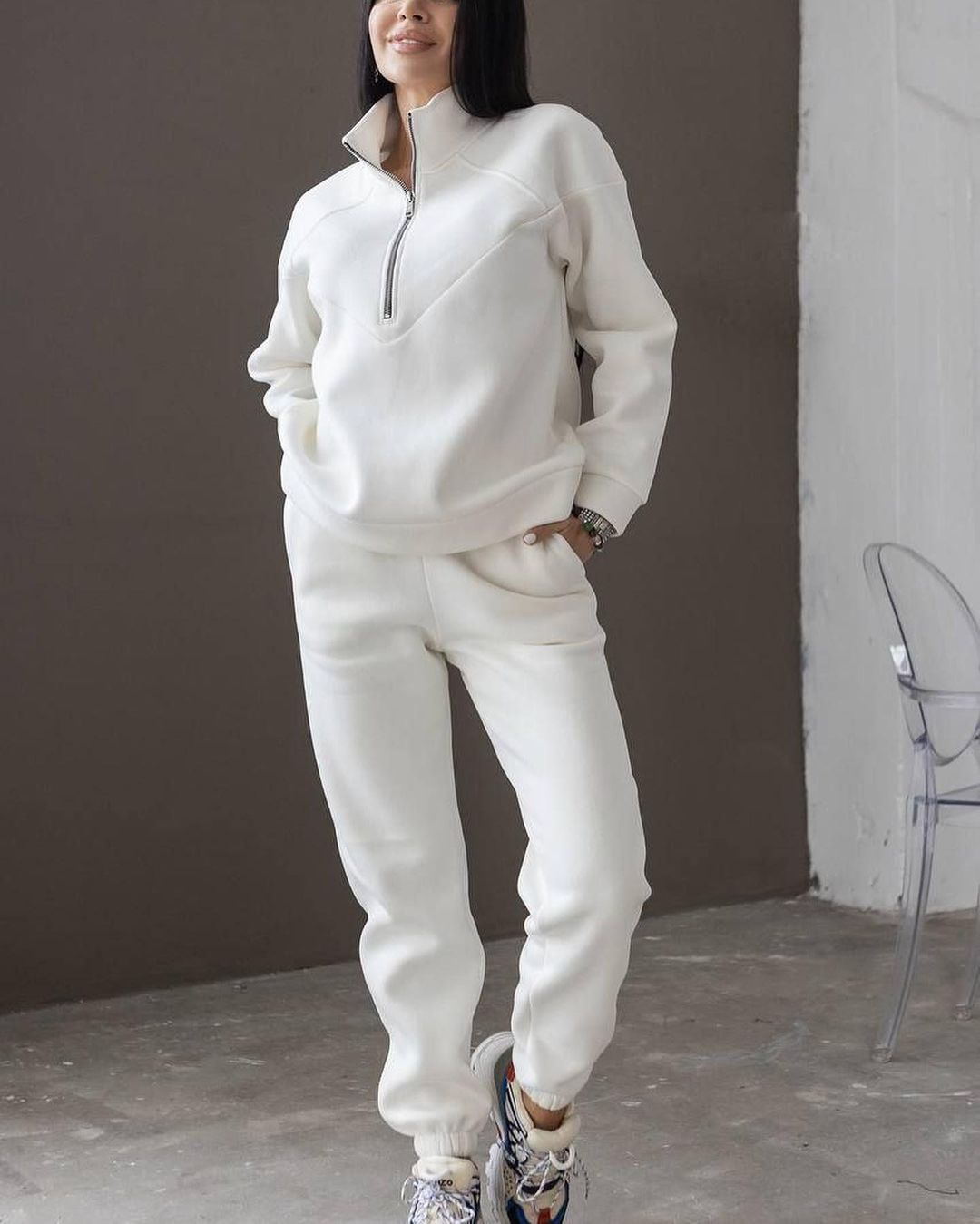 Conjunto de dos piezas de jersey deportivo informal con capucha y manga larga de color liso para mujer