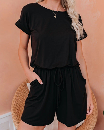 Conjunto de dos piezas formado por top y pantalón corto, manga corta y color liso, informal, a la moda para mujer
