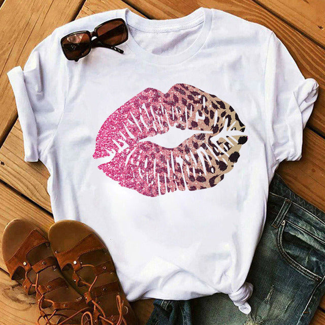 Camiseta informal de manga corta con cuello redondo y estampado de labios para mujer