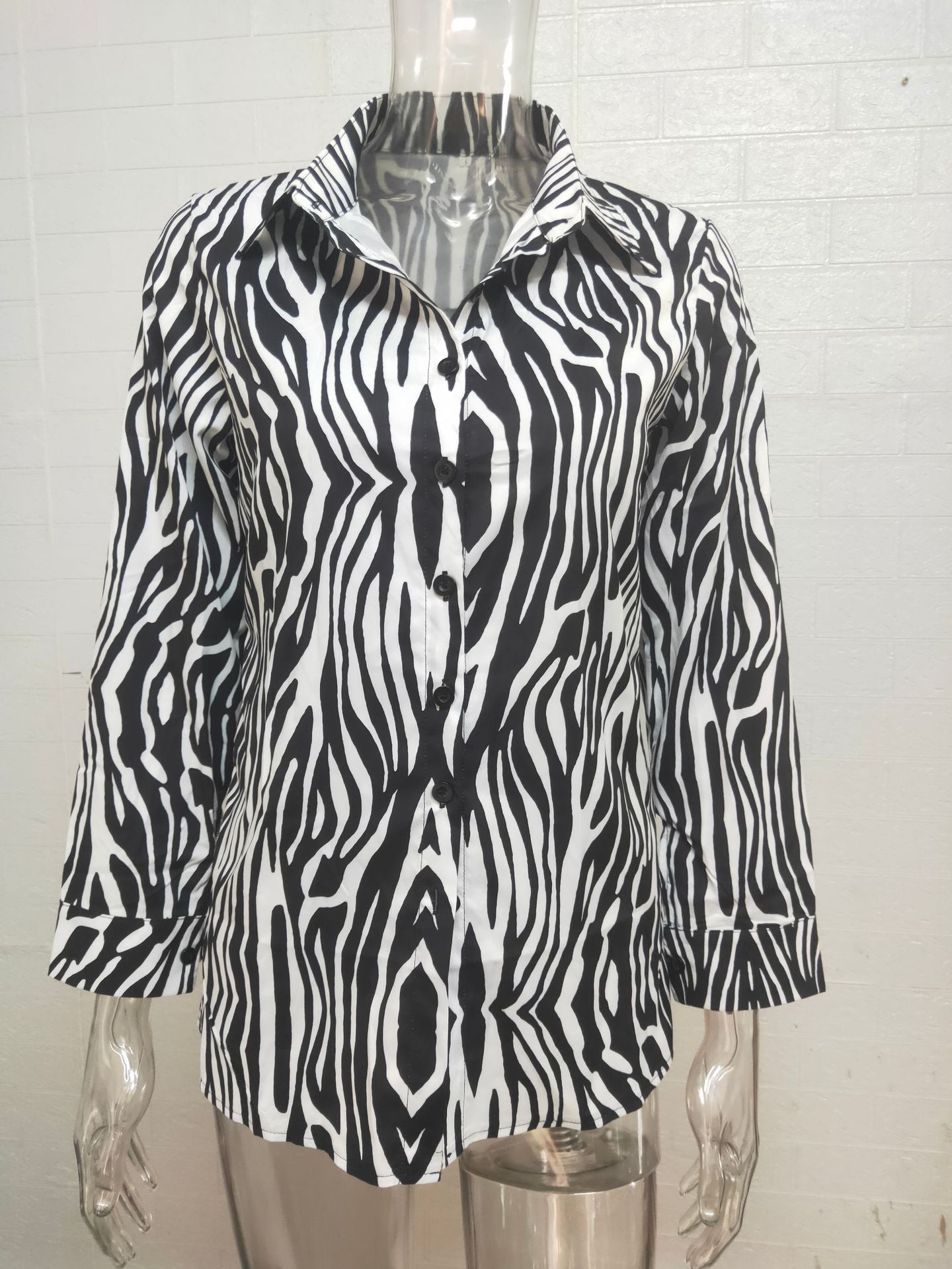 Camisa informal de manga larga con solapa y estampado de rayas de leopardo para mujer