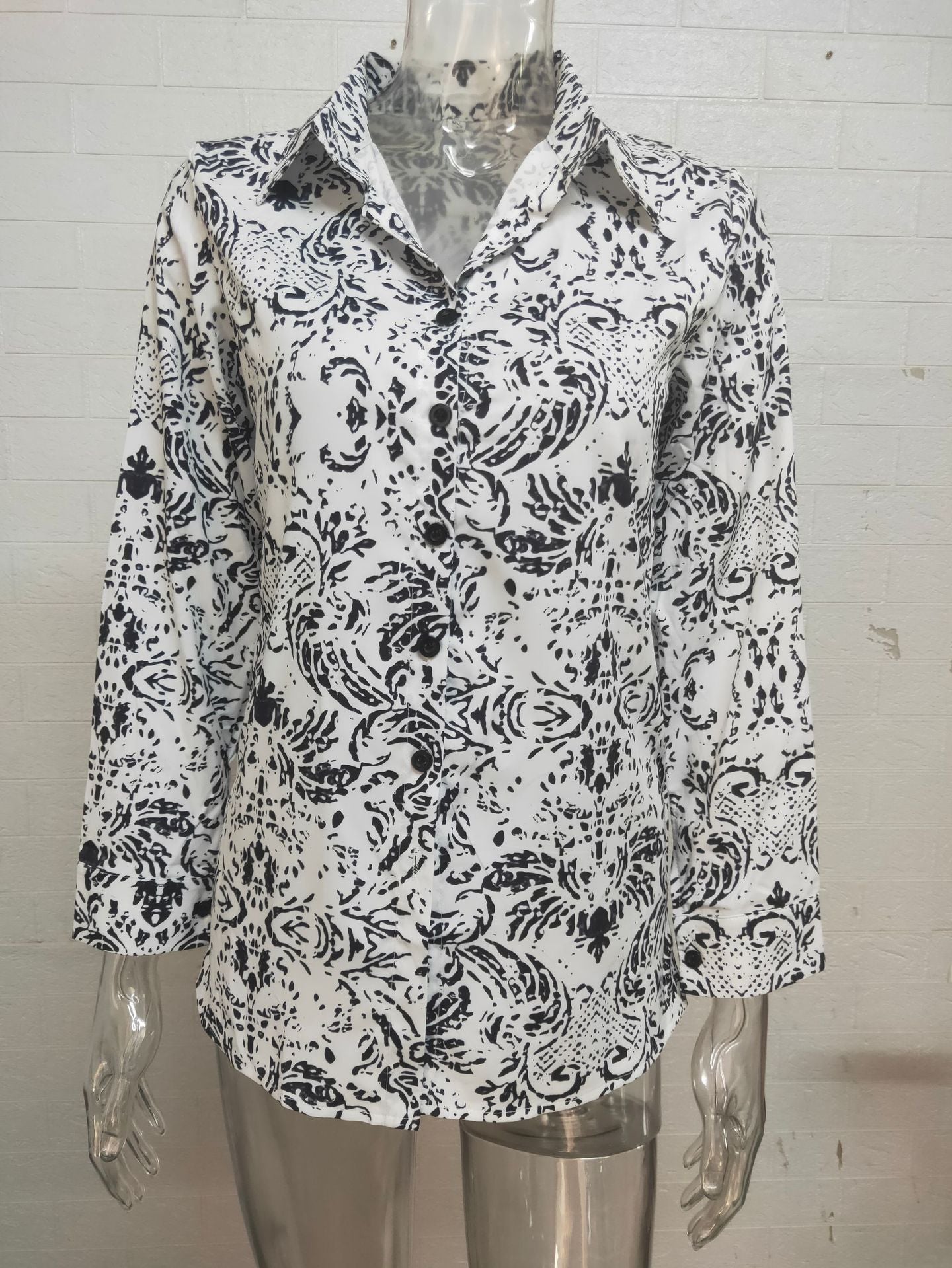 Camisa informal de manga larga con solapa y estampado de rayas de leopardo para mujer