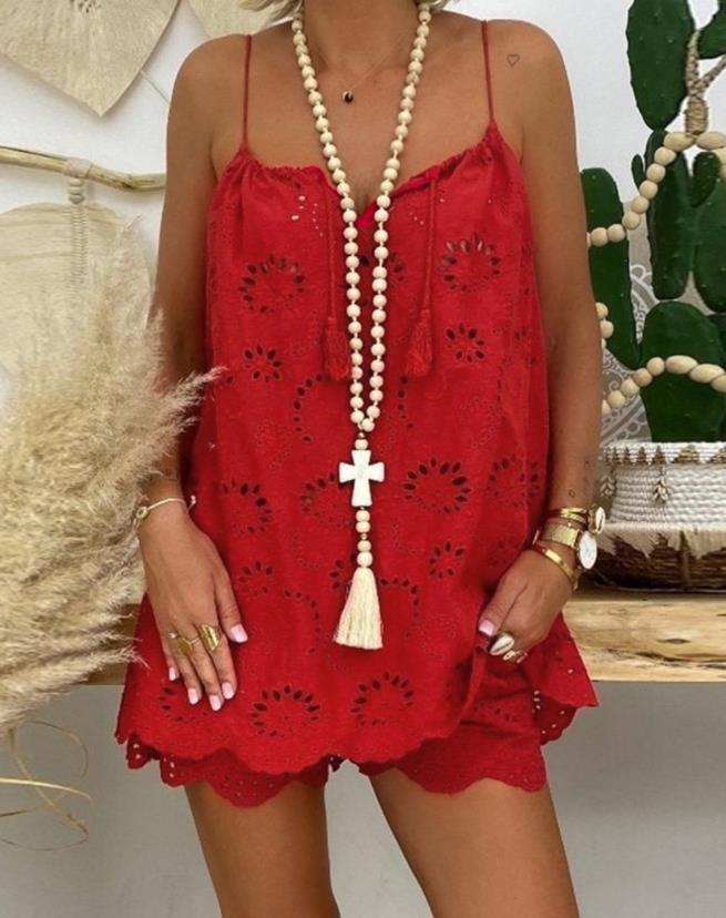 Conjunto de dos piezas con top y pantalones cortos con tirantes calados estilo bohemio informal para mujer