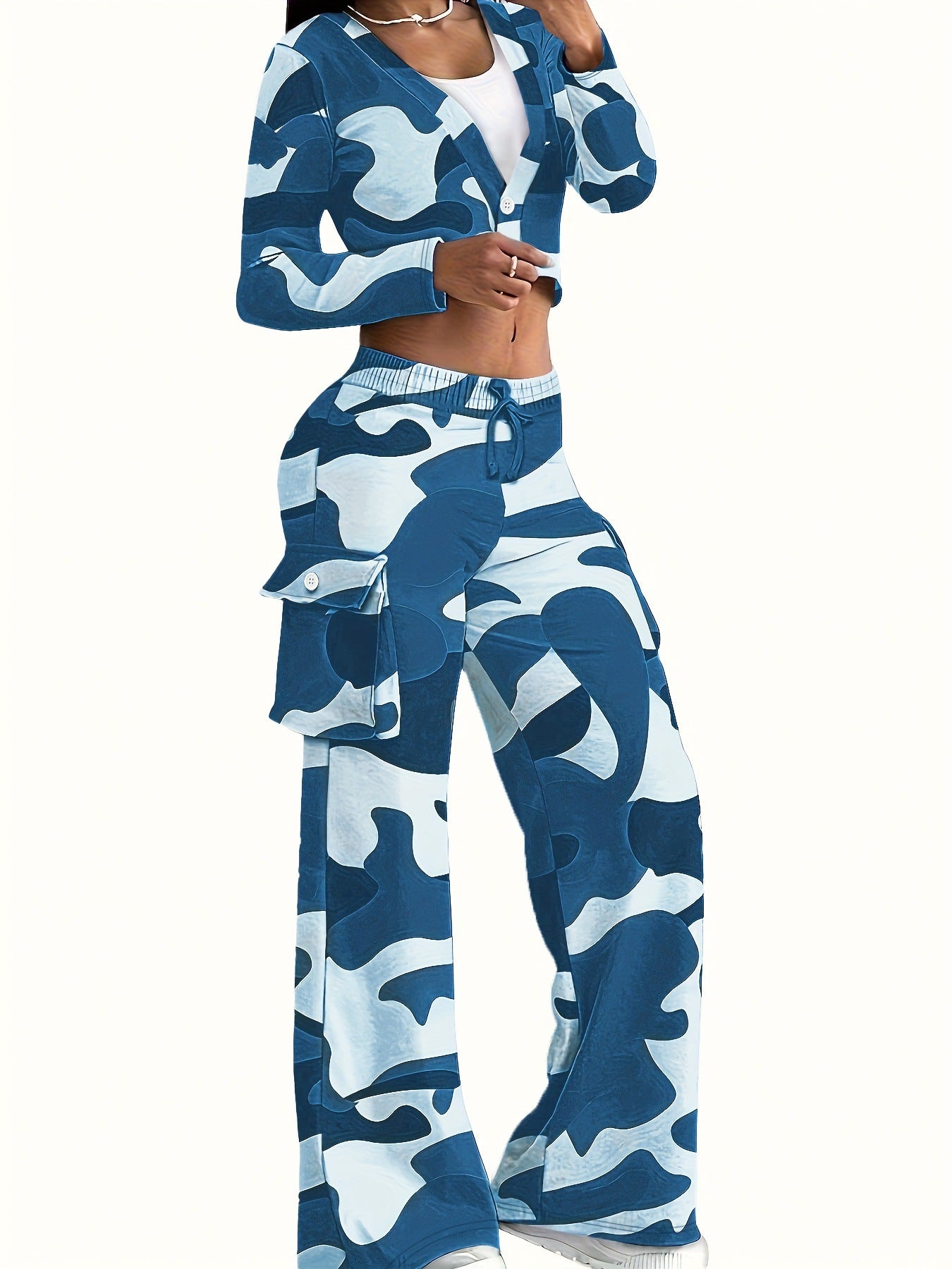 Conjunto de dos piezas de top corto de manga larga con estampado de camuflaje informal para mujer