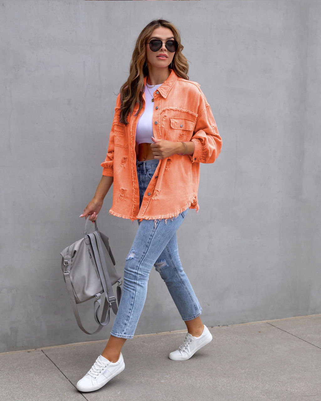 Abrigo vaquero rasgado con solapa informal a la moda para mujer