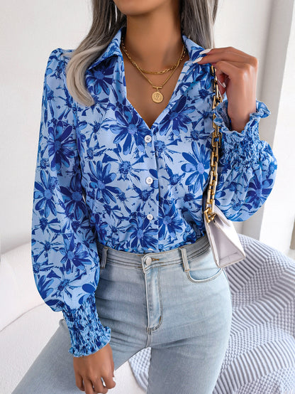 Blusa informal con solapa y estampado floral en bloques de color para mujer
