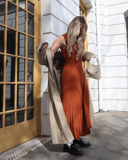 Women Elegant Casual Defined Waist Round Neck Solid Color Knitted Maxi Dress