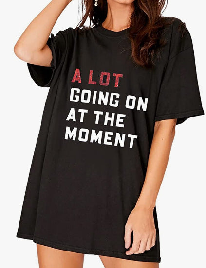 Camiseta informal de manga corta con cuello redondo y estampado de letras y eslogan de color liso para mujer