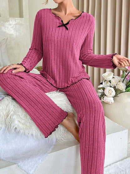 Conjunto de pijama largo de dos piezas con orejas de madera de color liso para mujer