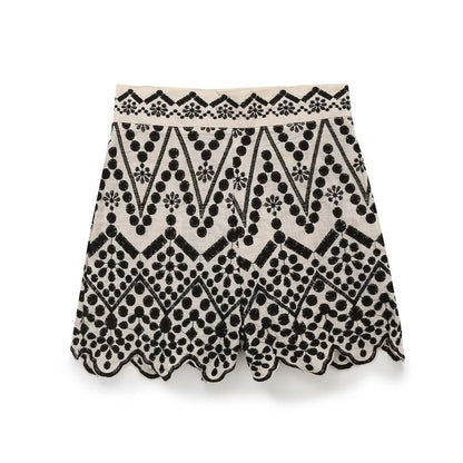 Conjunto de dos piezas de blusa y pantalones cortos de cintura alta con solapa bordada y contraste de colores para mujer