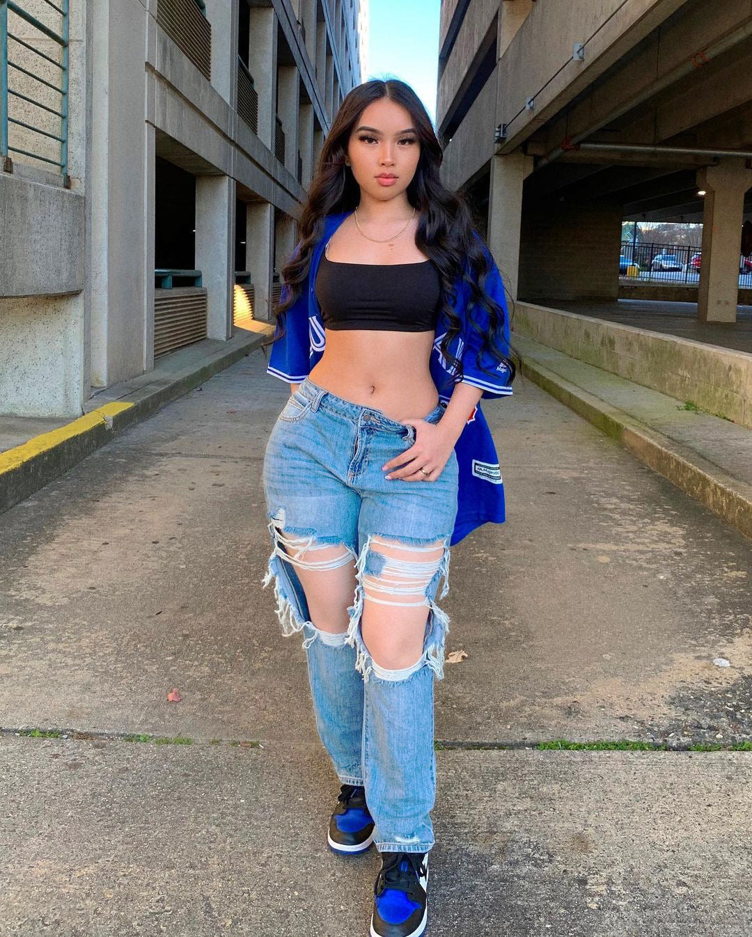 Vaqueros rectos rotos casuales de moda para mujer