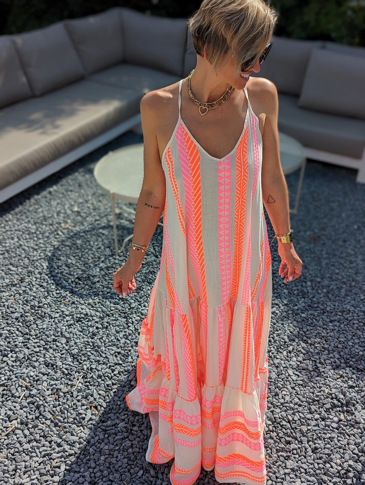 Vestido largo informal con cuello en V y estampado geométrico para mujer