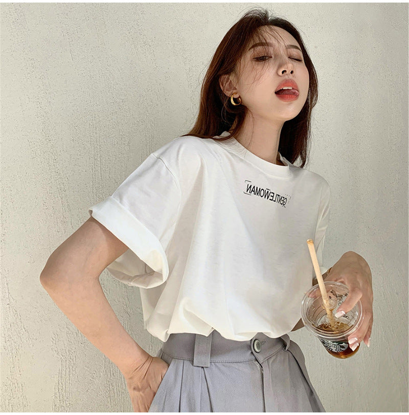 Camiseta informal de manga corta con cuello redondo y estampado de letras en color liso para mujer