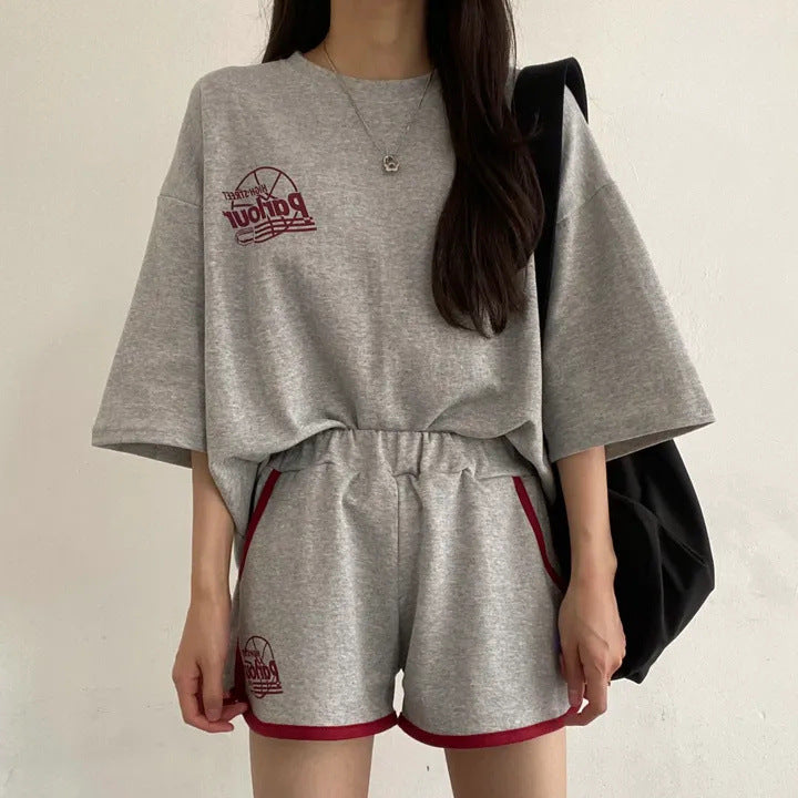 Conjunto de dos piezas de camiseta de manga corta con estampado informal y pantalones cortos holgados para mujer