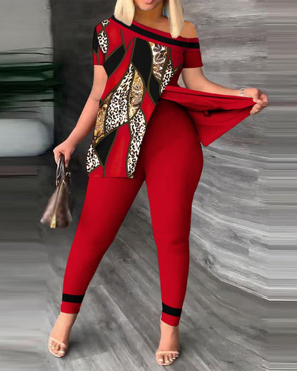 Conjunto de dos piezas con top y pantalones ajustados y escote barco con estampado de leopardo para mujer